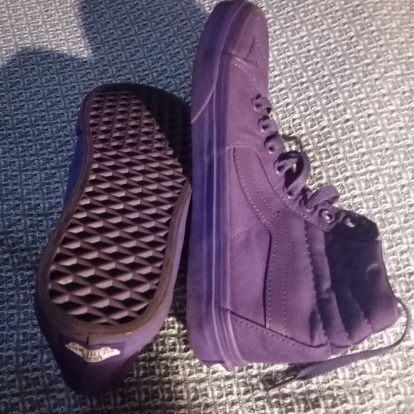 VANS  PURPLE HIGH TOP SNEAKER SIZE - Picture 6 of 15